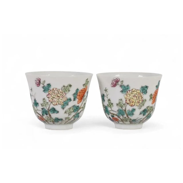 Antique Chinese Chien Lung Qianlong Porcelain Tea Cups - A Pair For Sale - Image 4 of 9