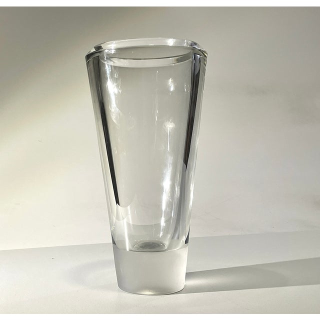 Designed for Wedgwood by Vera Wang, this sculptural crystal vase reflects the designer's longstanding interest in...
