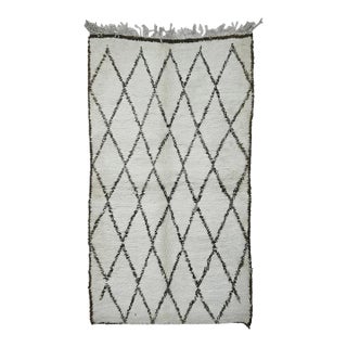 1980's Moroccan Beni Ourain Wool Rug - 9.3 X 5.2 Ft For Sale