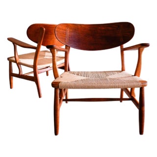 Pair of Original Hans J. Wegner Ch22 Lounge Chairs, Ca. 1950 For Sale