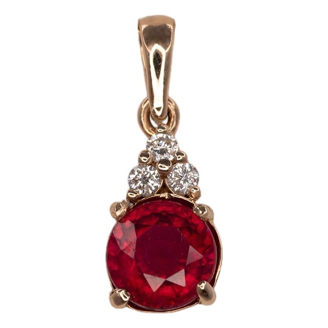 Madagascar Ruby Pendant With Natural Diamonds in Solid 14k Gold – Round 4.5mm For Sale