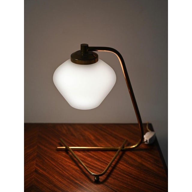 Italian Brass and Opaline Glass Table Lamps from Stilnovo, Italy, 1950s, Set of 2 For Sale - Image 12 of 17
