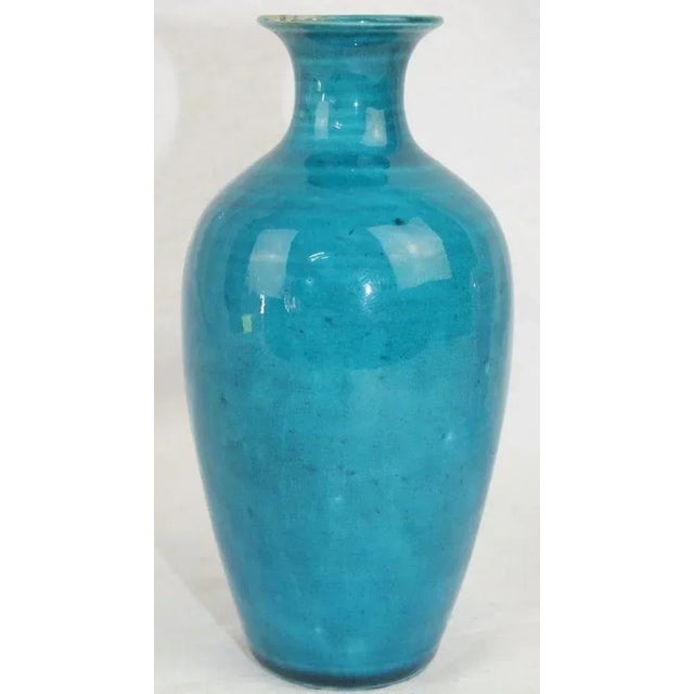 Antique Chinese Kangxi period (1654 - 1722) monochrome porcelain vase with bright turquoise glaze. Measures 5.5" tall....