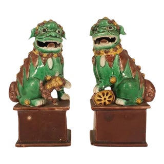 19th Century Chinese Export Porcelain Foo Dog - A Pair For Sale