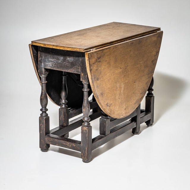 English Drop-Leaf Table, 1800s For Sale - Image 5 of 9
