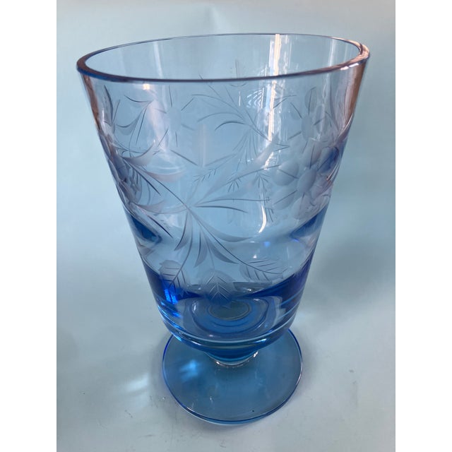 1930's American Engraved Cut Glass Cornflower Blue Pedestal Floral Vase For Sale - Image 10 of 11