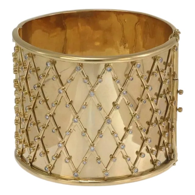 Stunning 5.5ct Diamond 18k Yellow Gold 2.20" Wide Fancy Design Bracelet For Sale