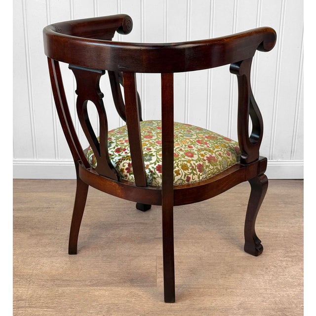 Wood Antique Traditional Edwardian Mahogany Parlor Club Chair For Sale - Image 7 of 13