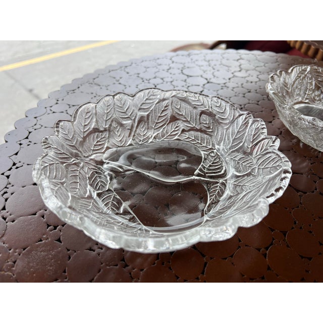 Late 20th Century Vintage Modern Indiana Glass Style Bowls With Embosed Avocados - a Pair For Sale - Image 5 of 8