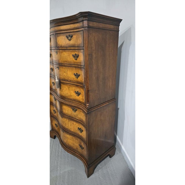 Serpentine Burr Walnut Chest of Drawers, 1910 For Sale - Image 3 of 13