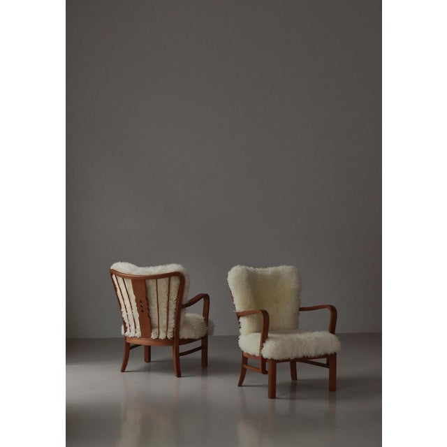 Elm, Cane, and Sheepskin No. 1588 Lounge Chairs from Fritz Hansen, Denmark, 1940s, Set of 2 For Sale - Image 3 of 18