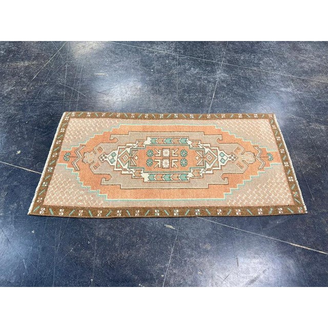 Turkish Turkish Vintage Rug 7'6" x 10'1" #17089 For Sale - Image 3 of 8