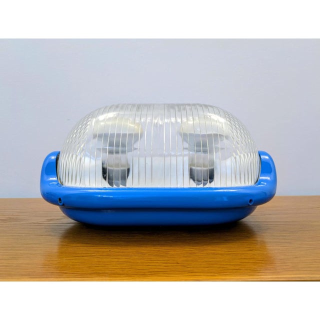 The walnut lamp by achille castiglioni for flos, 1970s. A beautiful example of modernist italian design, quite rare in...