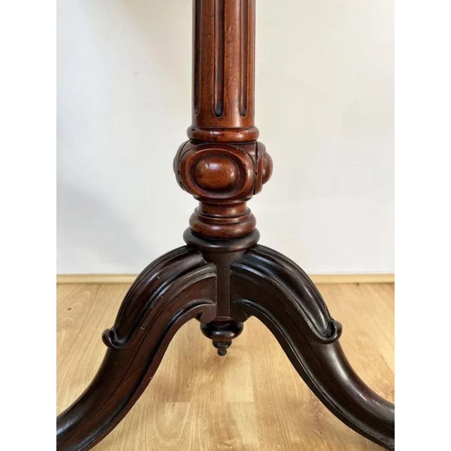 Mid 19th Century Victorian Mahogany Lamp Table, 1860s For Sale - Image 5 of 9