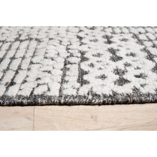 Contemporary Ivory Gray Abstract Modern Hand-Knotted Wool Rug 8x10 For Sale - Image 3 of 8