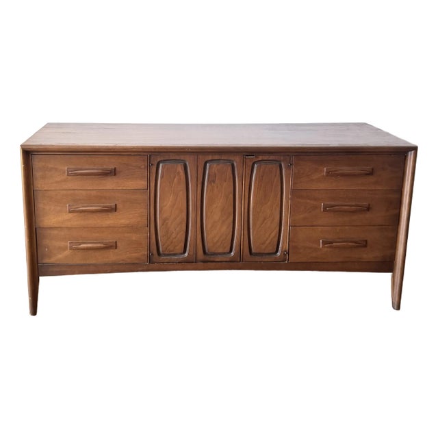 Mid Century Modern Broyhill Emphasis Walnut Dresser For Sale