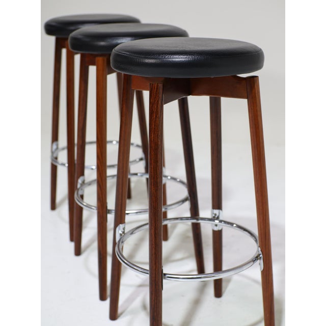 Vintage Danish Barstools in Rosewood and Chrome by Hugo Frandsen for Spøttrup, 1960s, Set of 5 For Sale - Image 4 of 10