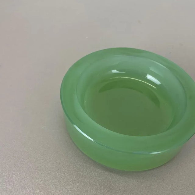 Murano Opaline Glass Shell Bowls from Cenedese, 1960s, Set of 2 For Sale - Image 17 of 18