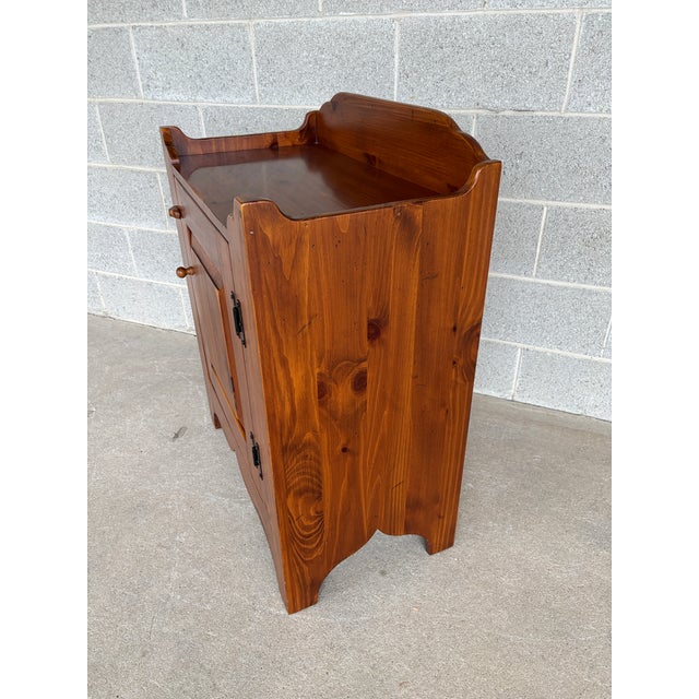 Ethan Allen Ethan Allen Country Craftsman Pine Shaker Style Cabinet (Finish 219) For Sale - Image 4 of 8