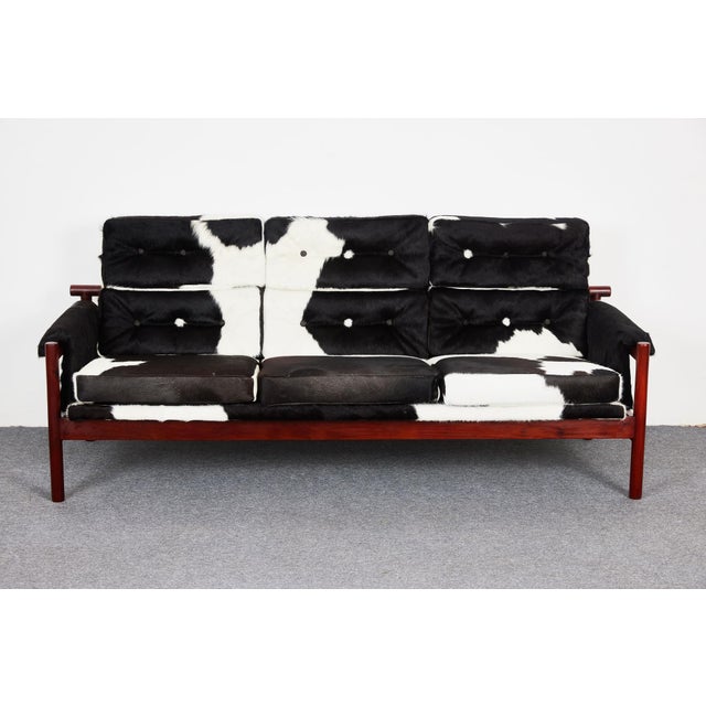 Turiguanó Sofa in Mahogany and Cowhide by Gonzalo Córdoba for DUJO, Havana, 1959 For Sale - Image 4 of 18