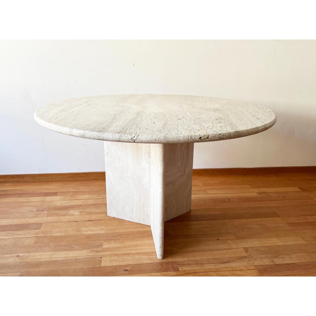 Stone Postmodern Cream Off White Round Travertine Dining Table with Pedestal Base, 1970s For Sale - Image 7 of 11