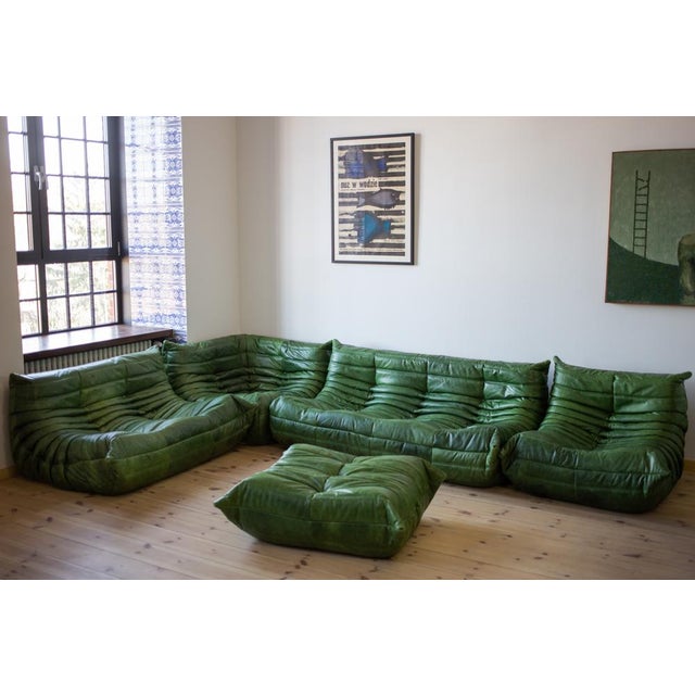 Togo Set in Dubai Green Leather, 1970s, Set of 5 For Sale - Image 9 of 9
