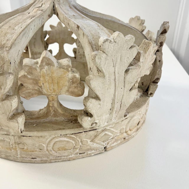 Rustic European Antique French Carved Wood Distressed Canopy Crown For Sale - Image 3 of 11