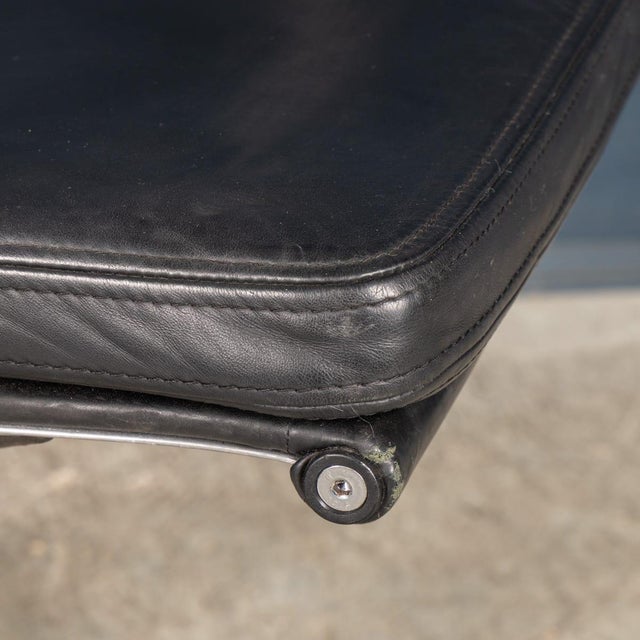 Vintage EA217 Chair in Black Leather by Charles & Ray Eames for ICF, 1969 For Sale - Image 14 of 18