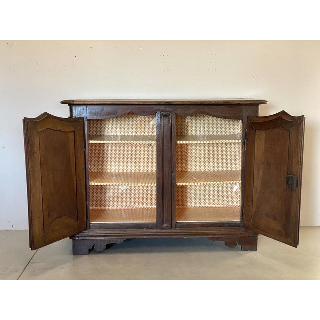 18th Century Sideboard in Walnut For Sale - Image 4 of 18