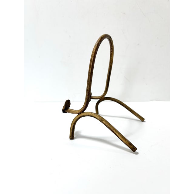 Vintage Brass Shell Motif Display Stand – Coastal Regency Book or Plate Easel For Sale - Image 4 of 9