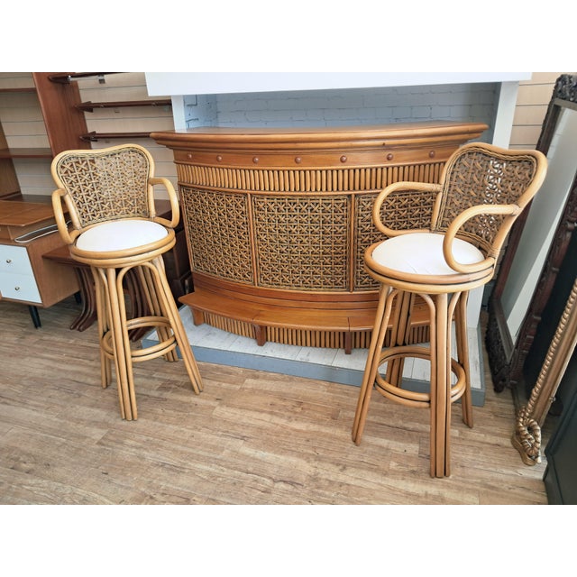 Vintage Coastal Bohemian Bamboo Rattan Tropical Tiki Bar and Swivel Stools, 1970s, Set of 3 For Sale - Image 4 of 18