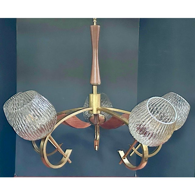 Mid-Century Modern 1960s Japanese Wood and Brass 5-Light Tulip Chandelier With Original Textured-Glass Shades For Sale - Image 3 of 12