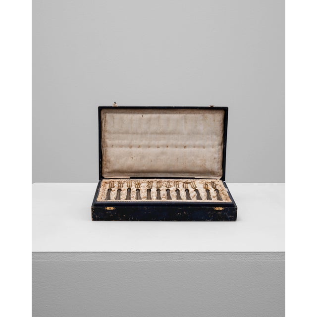 Traditional 19th Century French Silver Plated Forks - Set of 12 For Sale - Image 3 of 18