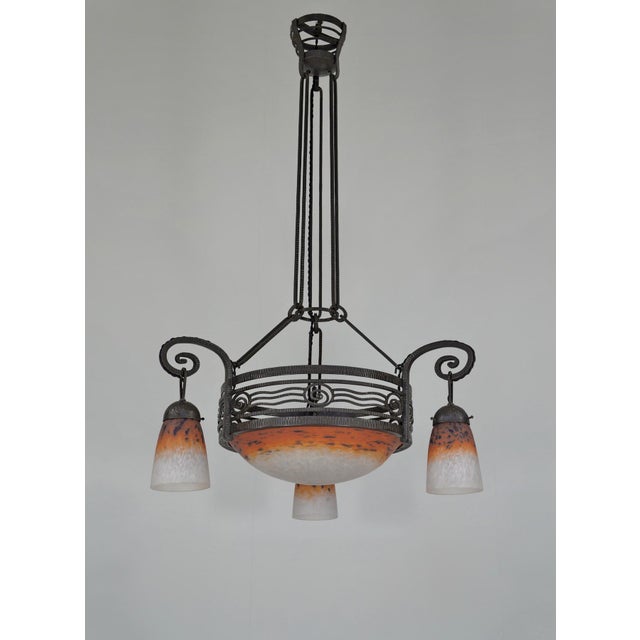 1920s H. Fournet & Charles Schneider French Art Deco Chandelier 1920s - Orange Mottled Glass & Wrought Iron For Sale - Image 5 of 12
