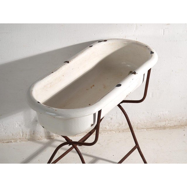 Bathtub in Enamelled Iron, Central Europe, 1950 For Sale - Image 4 of 14