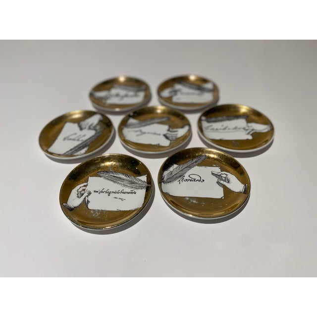 Italian Set of Seven Vintage Italian Gilt Porcelain “Autografi” Coasters by Piero Fornasetti For Sale - Image 3 of 12
