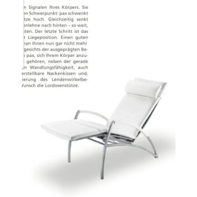 Sitting, relaxing and lying are the functional positions. Thanks to the smart pivot point, you can bring yourself alone...