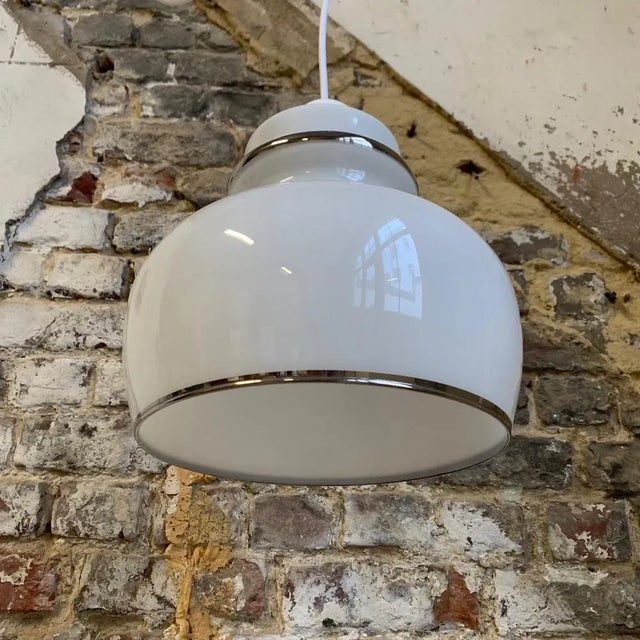 White opaline pendant light, 1970, Italy Very good general condition, White opaline and silver edging Dimension : Height :...