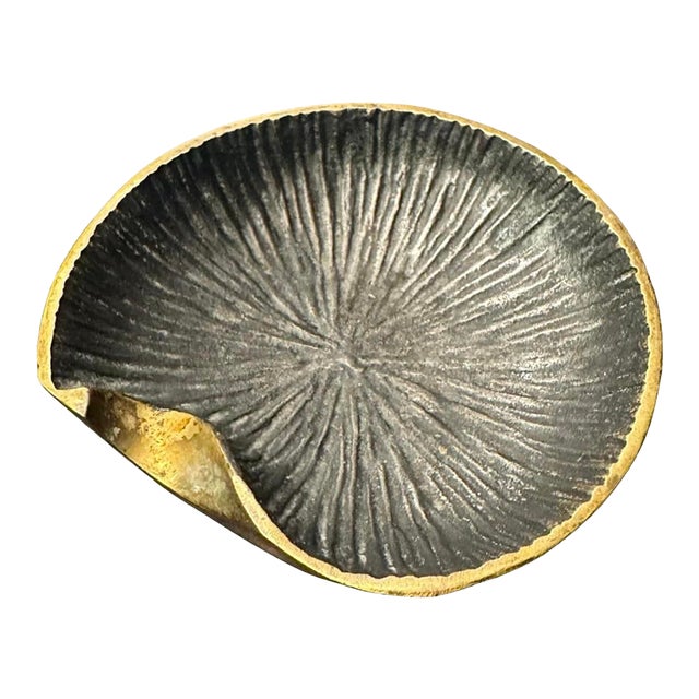 Small Bronze Ashtray Vide Poche Attributed to Walter Bosse, Circa 1960s For Sale