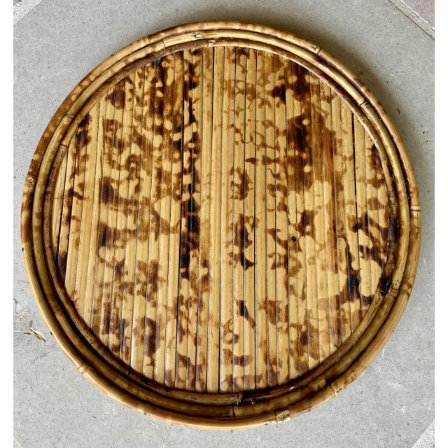 Stylish Mid 20th-Century Split Tortoiseshell Bamboo & Herringbone Rattan Circular Tray For Sale - Image 15 of 18