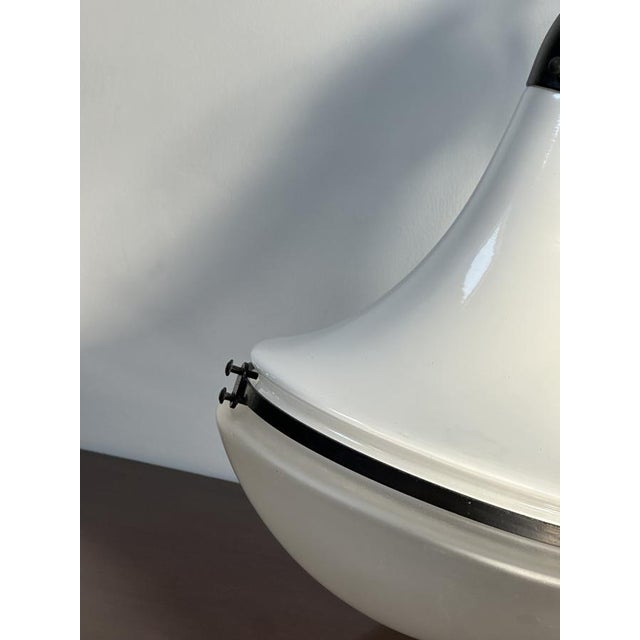 1920s Vintage Industrial Bauhaus Opaline Milk Glass Pendant Light by Peter Behrens for Aeg, 1920s For Sale - Image 5 of 8