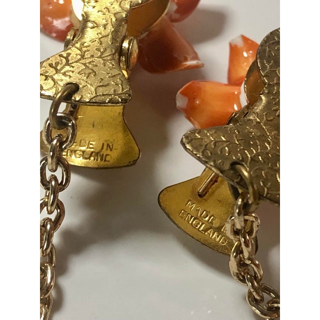 1950s England Enamel Flowers on Chain Scarf Clip / Sweater Guard For Sale - Image 9 of 9