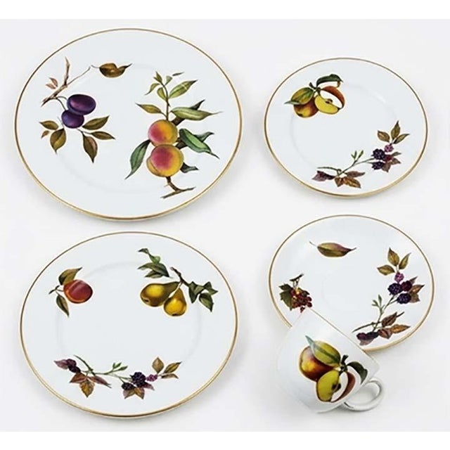 Enhance your dining table with this beautiful, classic set of Royal Worcester fine porcelain in the highly collectible...