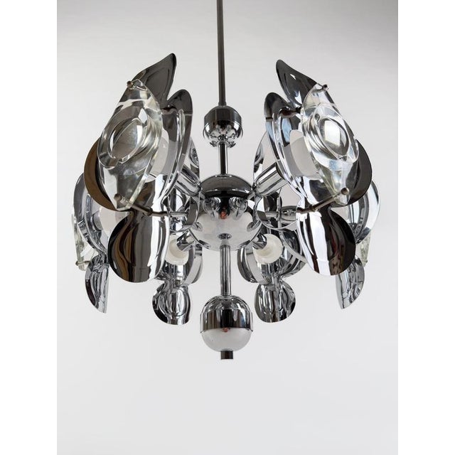 Space Age Chrome Chandelier in Crystal Glass Optic Lens by Oscar Torlasco, 1970s For Sale - Image 3 of 18