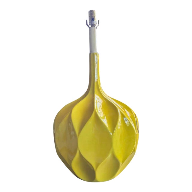 1960s Mid-Century Modern Majestic Ceramic X Large Yellow Table Lamp For Sale