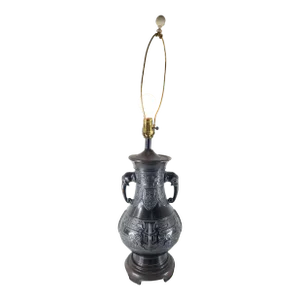 Mid 20th Century Chinese Chinoiserie James Mont Style Bronze Table Lamp