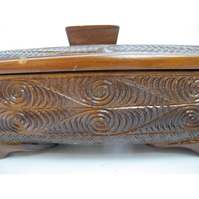 Maori New Zealand Carved Wood Oval Lidded Treasure Box With Abalone Shell For Sale In Portland, OR - Image 6 of 13