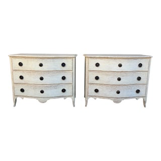 Swedish Gustavian Serpentine Painted Chests of Drawers, Pair For Sale