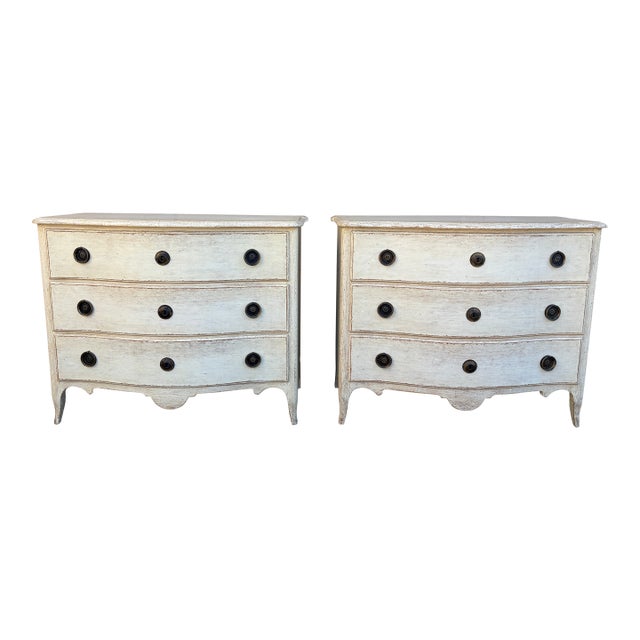 Swedish Gustavian Serpentine Painted Chests of Drawers, Pair For Sale