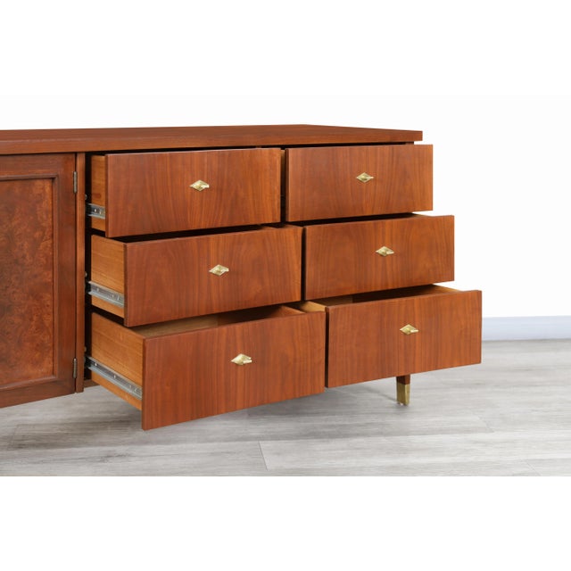 Mid-Century Modern Walnut and Burl Wood Curved Front Credenza, 1950s For Sale - Image 9 of 12